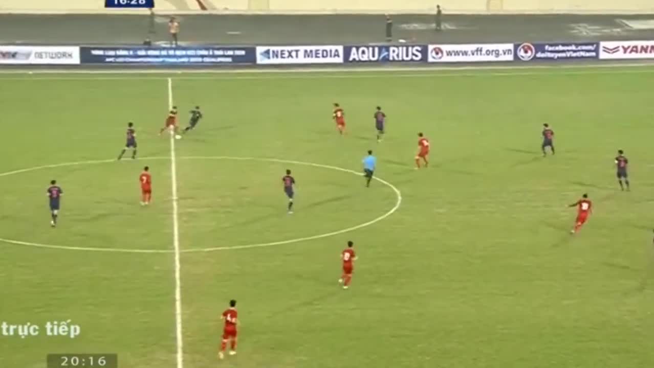 Bàn thắng của Hà Đức Chinh giúp U23 Việt Nam dẫn trước U23 Thái Lan 1-0