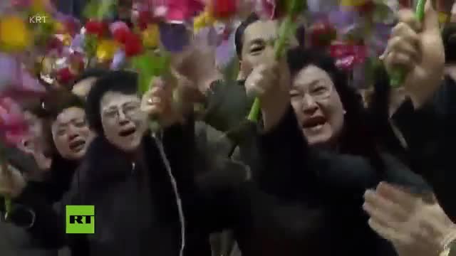 Người Triều Tiên rực rỡ cờ hoa đón ông Kim Jong-un sau chuyến thăm Việt Nam