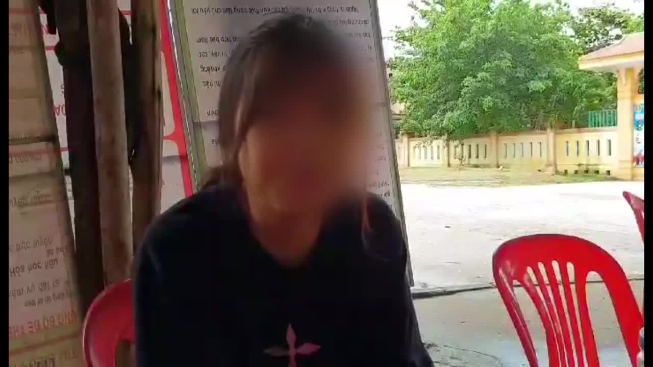 Video: Lời kể của nữ sinh bị bạn đánh gần 1 tiếng đồng hồ rồi tung clip lên mạng