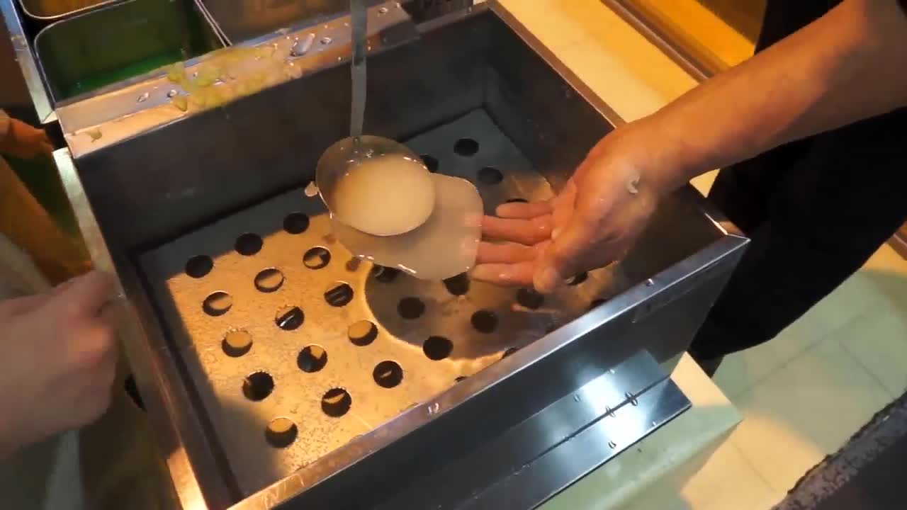 Sốc với cách chế tạo bắp cải nhựa giống như thật của người Nhật 