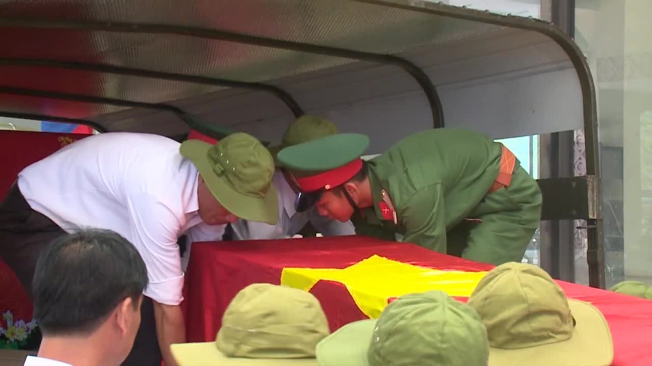 Lễ đón 33 hài cốt liệt sĩ hy sinh tại Lào trở về quê hương 
