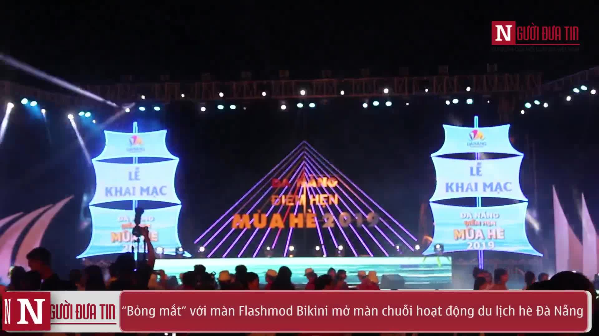 “Bỏng mắt” với màn Flashmod Bikini mở màn chuỗi hoạt động du lịch hè Đà Nẵng