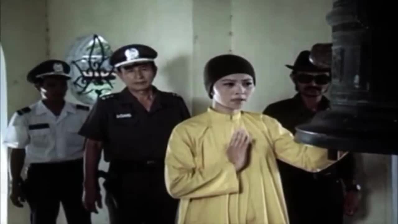 Ni cô Huyền Trang bị địch bắt và tra khảo trong Biệt động Sài Gòn
