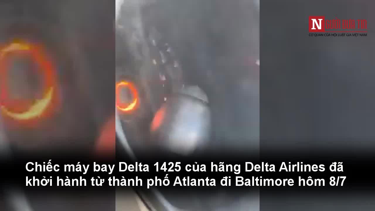 Động cơ máy bay gặp sự cố trên trời, hành khách hoảng loạn