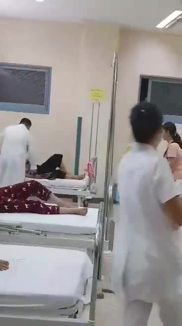 Thừa Thiên-Huế: 24 người nhập viện sau bữa tiệc đám cưới