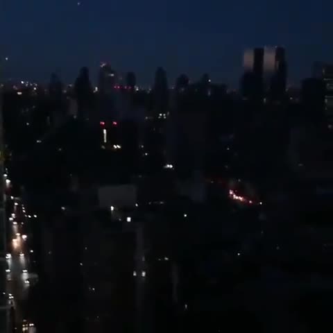 Cả khu phố Manhattan chìm trong bóng tối