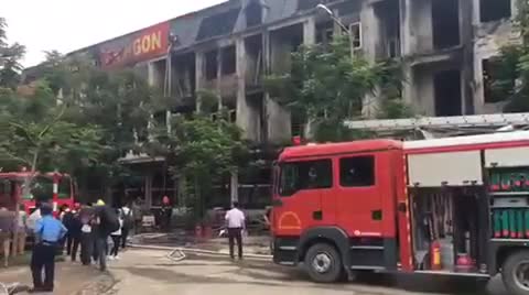 Cháy lớn tại cổng Thiên Đường Bảo Sơn