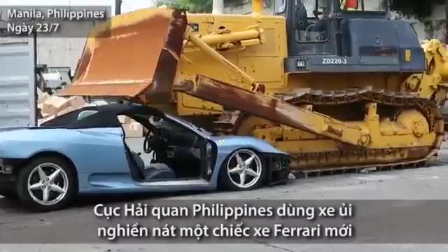 Chính quyền dùng xe ủi nghiền nát xe sang nhập lậu tại Philippines