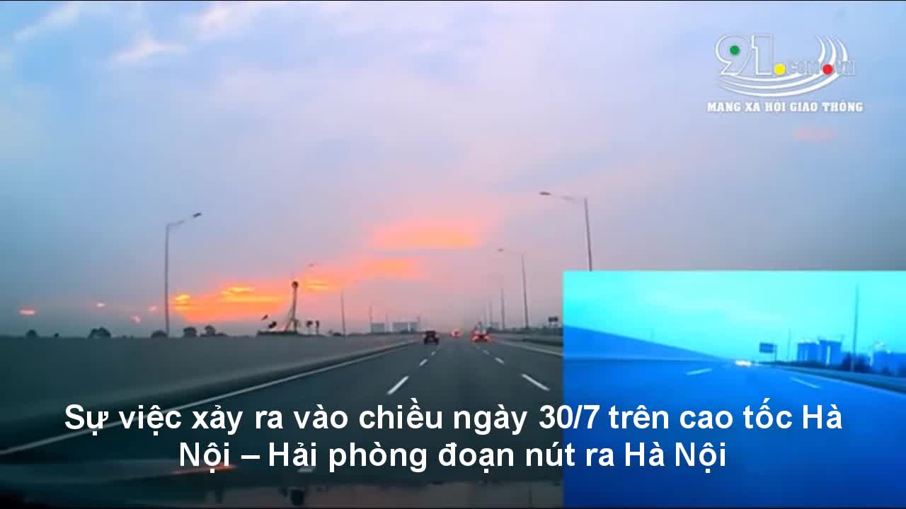 Clip: Kinh hoàng cảnh taxi tự lao vào dải phân cách trên cao tốc Hà Nội - Hải Phòng