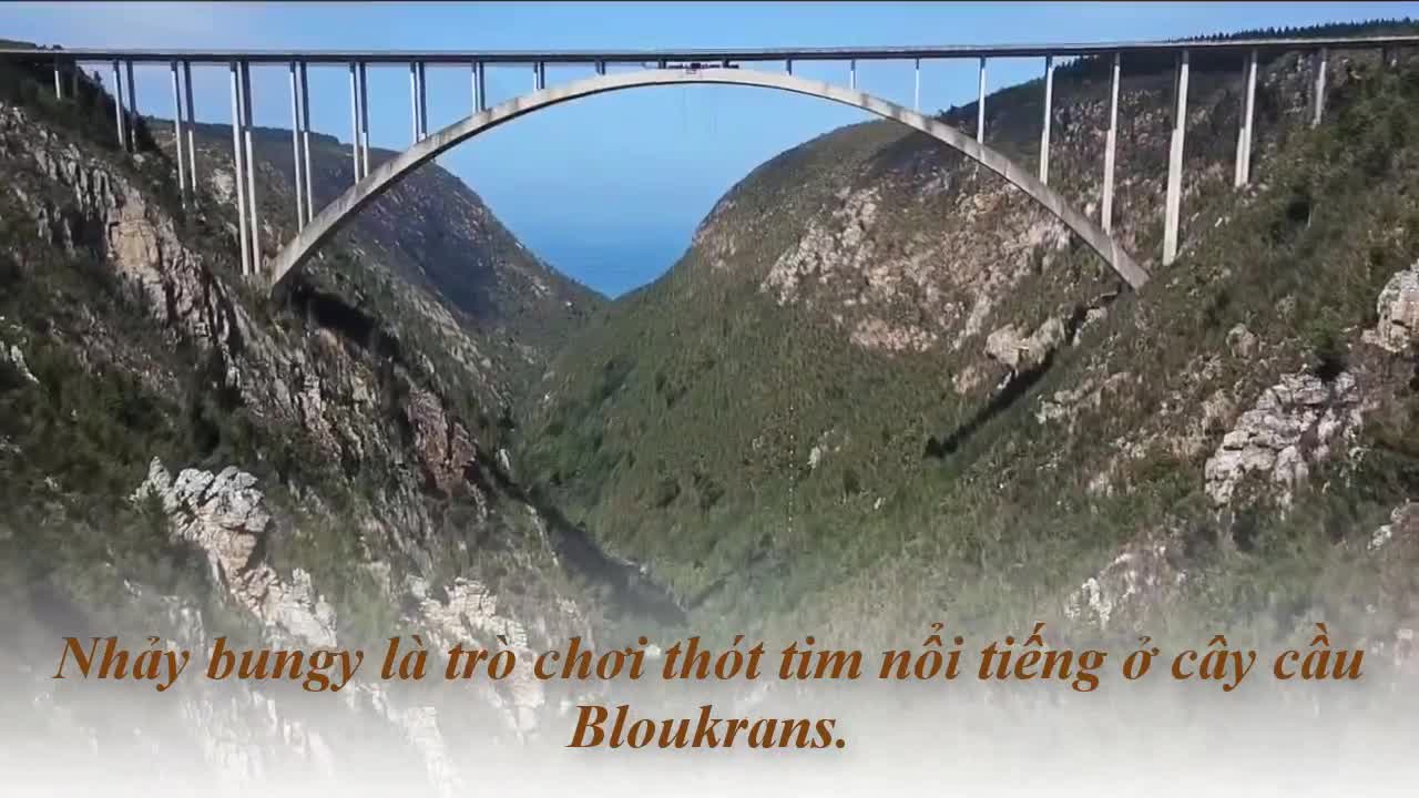 Clip: Đứng tim với màn nhảy bungy cao nhất thế giới từ cây cầu Bloukrans