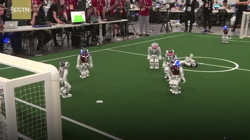 “World Cup robot” hiện đang diễn ra với hàng trăm đội tranh tài