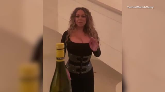 Mariah Carey dùng giọng hát mở nắp chai hút hàng triệu lượt xem