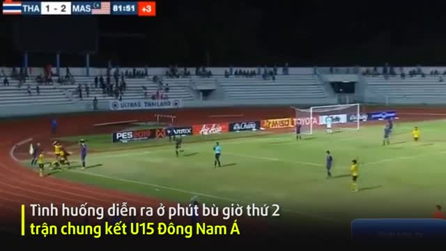 Cầu thủ Thái Lan và Malaysia lao vào đánh nhau trong trận chung kết