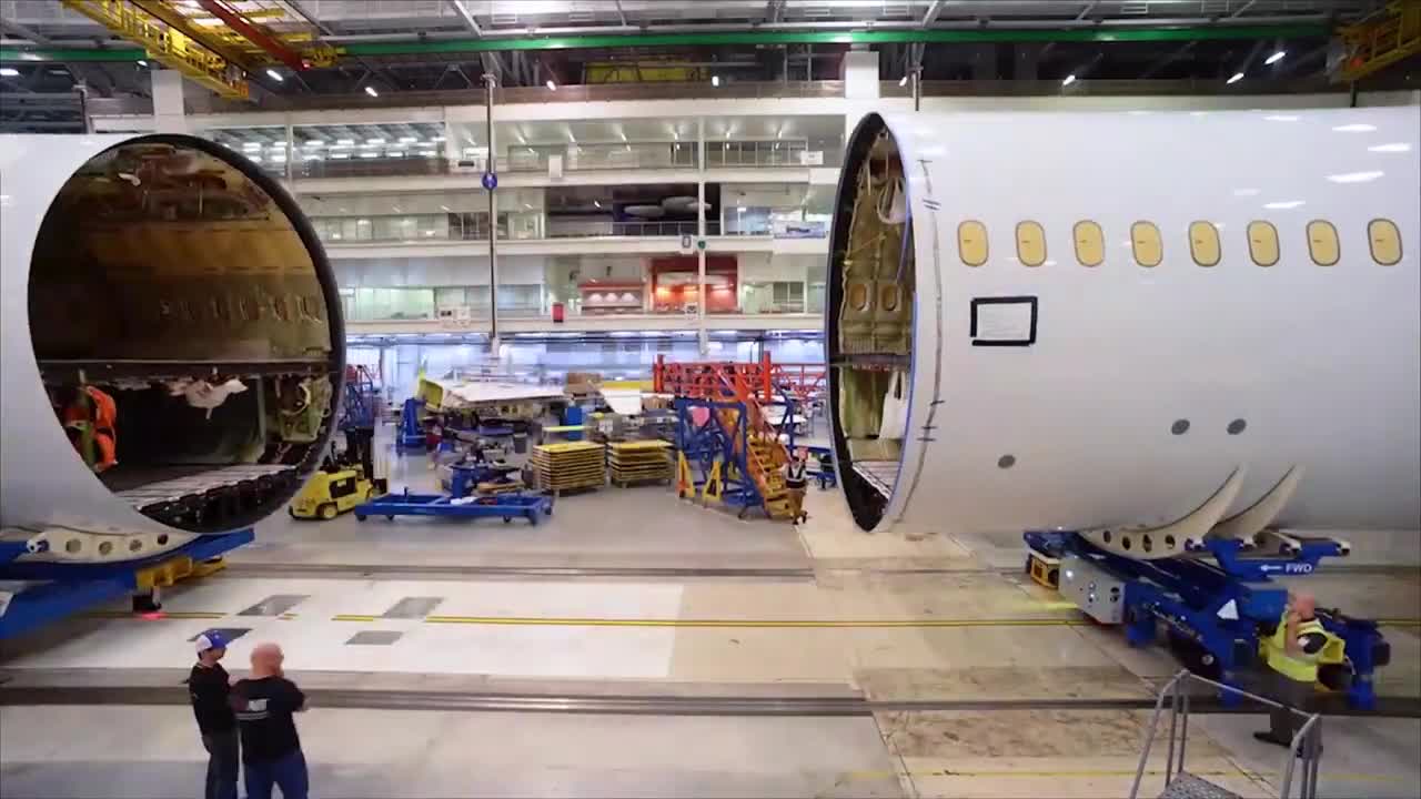 Quá trình lắp ráp máy bay lớn nhất Việt Nam