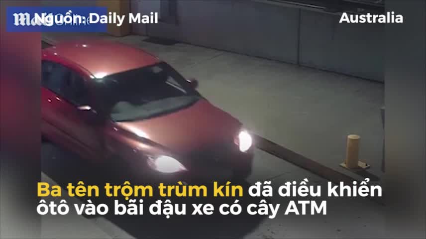 Trộm liều lĩnh dùng cưa máy cắt cây ATM trộm tiền 