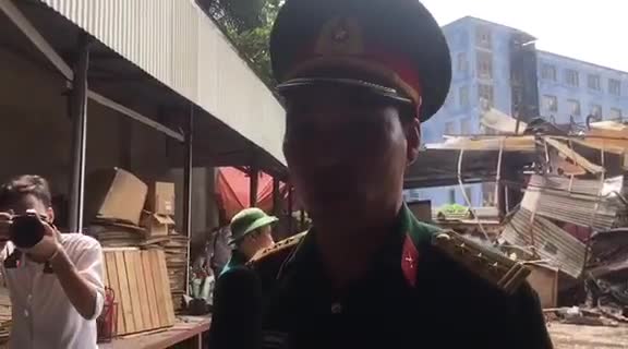 Thượng tá Nguyễn Văn Bổng, trưởng ban cứu hộ cứu nạn, bộ Tư Lệnh thủ đô Hà Nội trả lời báo chí