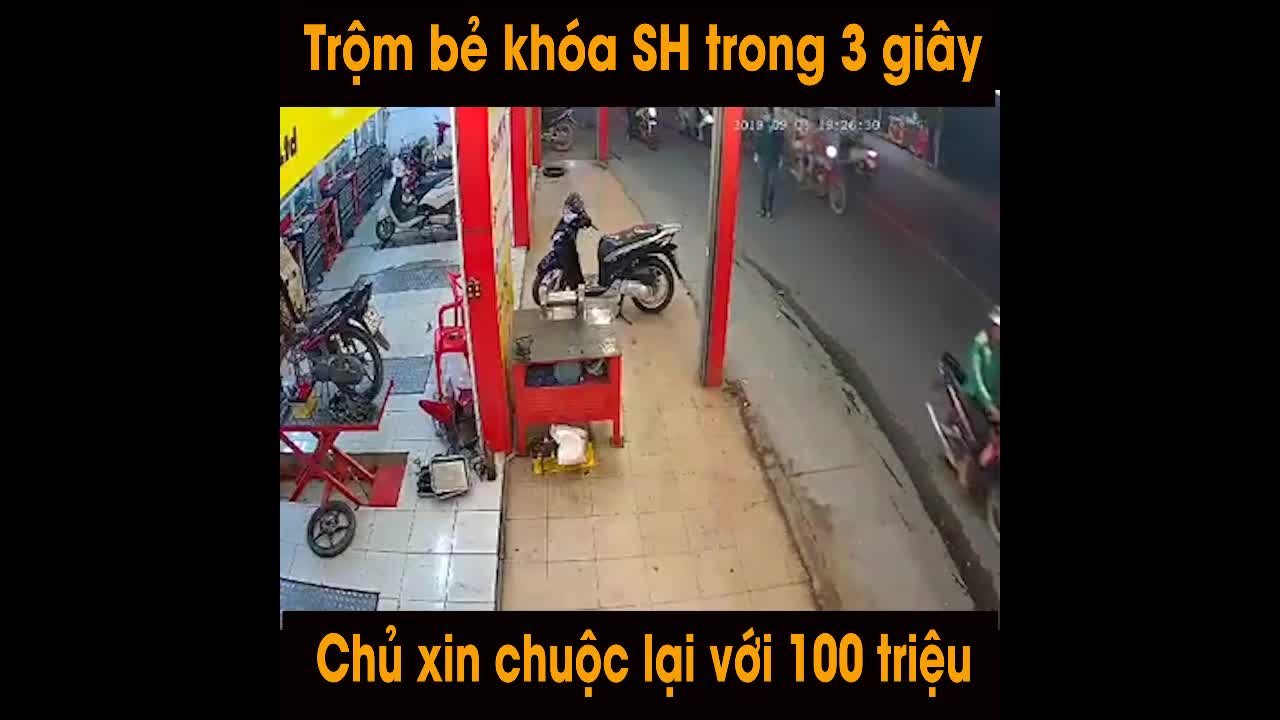 Clip: Màn bẻ khóa trộm SH táo tợn ngay trên phố Sài Gòn chỉ trong 3 giây