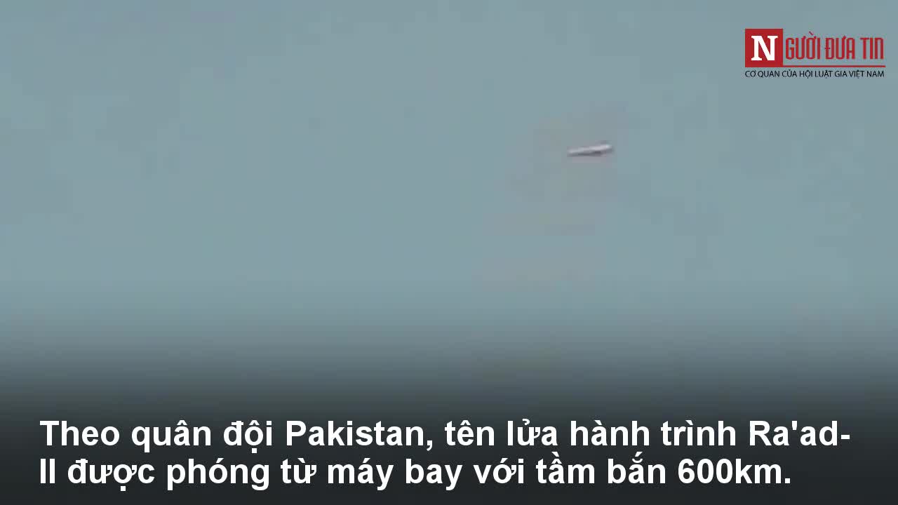 Cận cảnh tên lửa hành trình mới của Pakistan