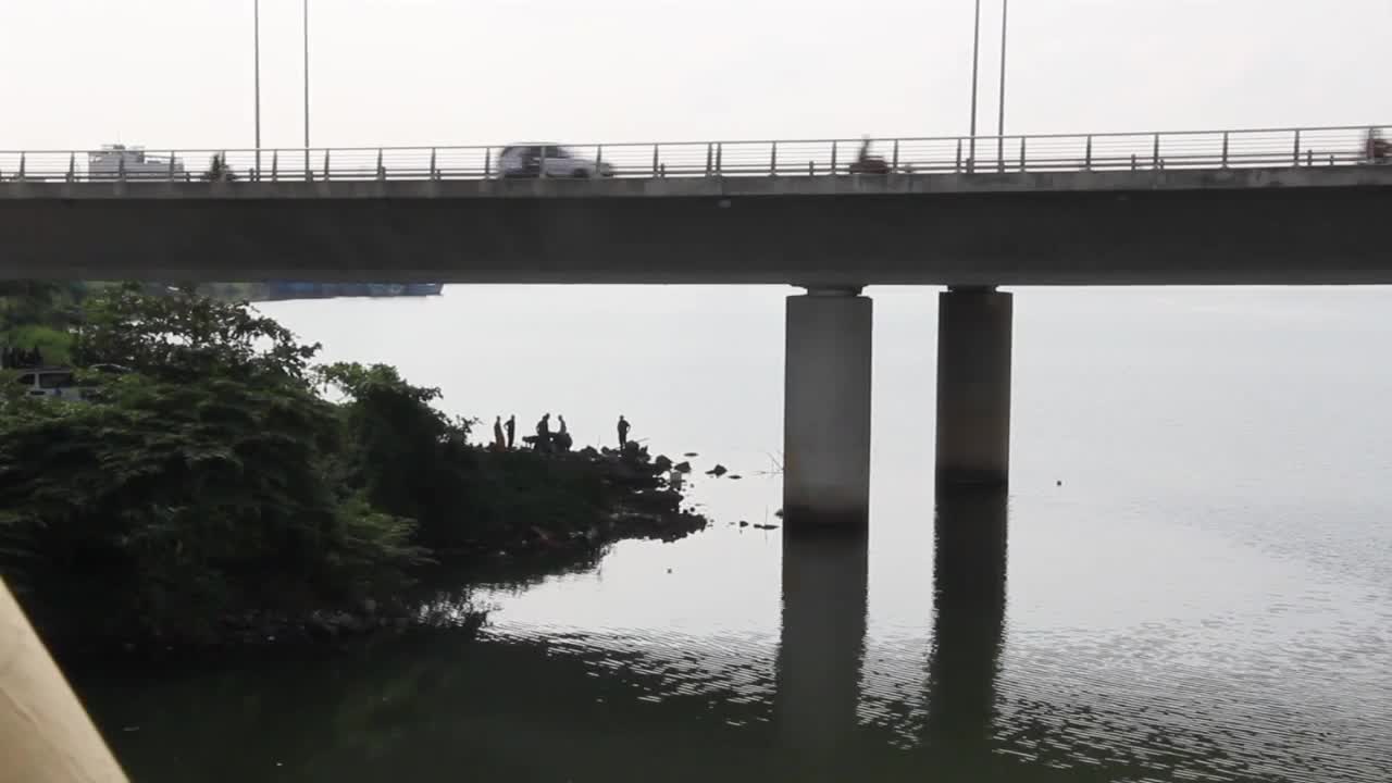 Hiện trường vụ phát hiện vali chứa thi thể nữ giới bị phân xác thả trôi trên sông Hàn