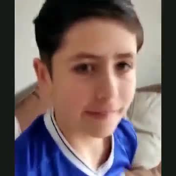 Video: Cậu bé nhờ cha cắt tóc và cái kết... đắng