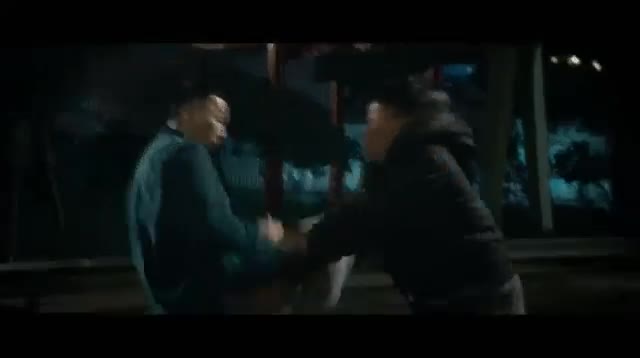 Vương Bảo Cường đối đầu Chân Tử Đan trên phim.