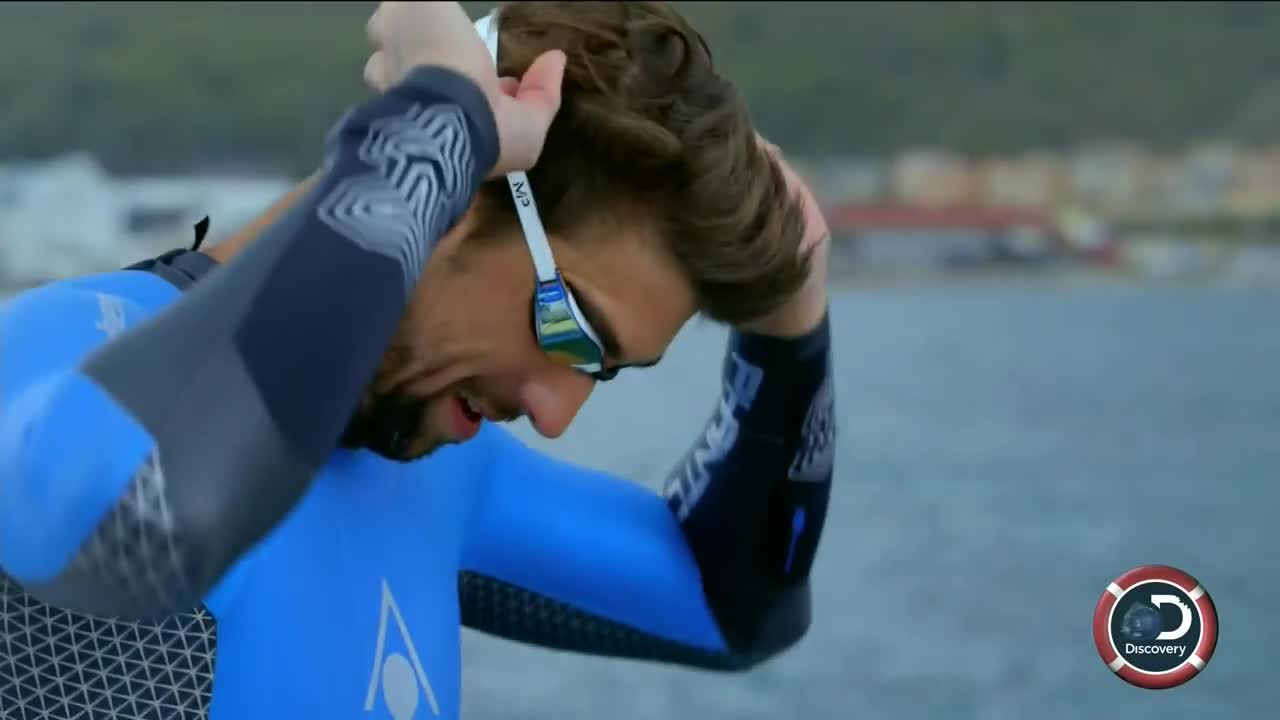 Kình ngư Michael Phelps bơi thi với hung thần đại dương, ai là người chiến thắng