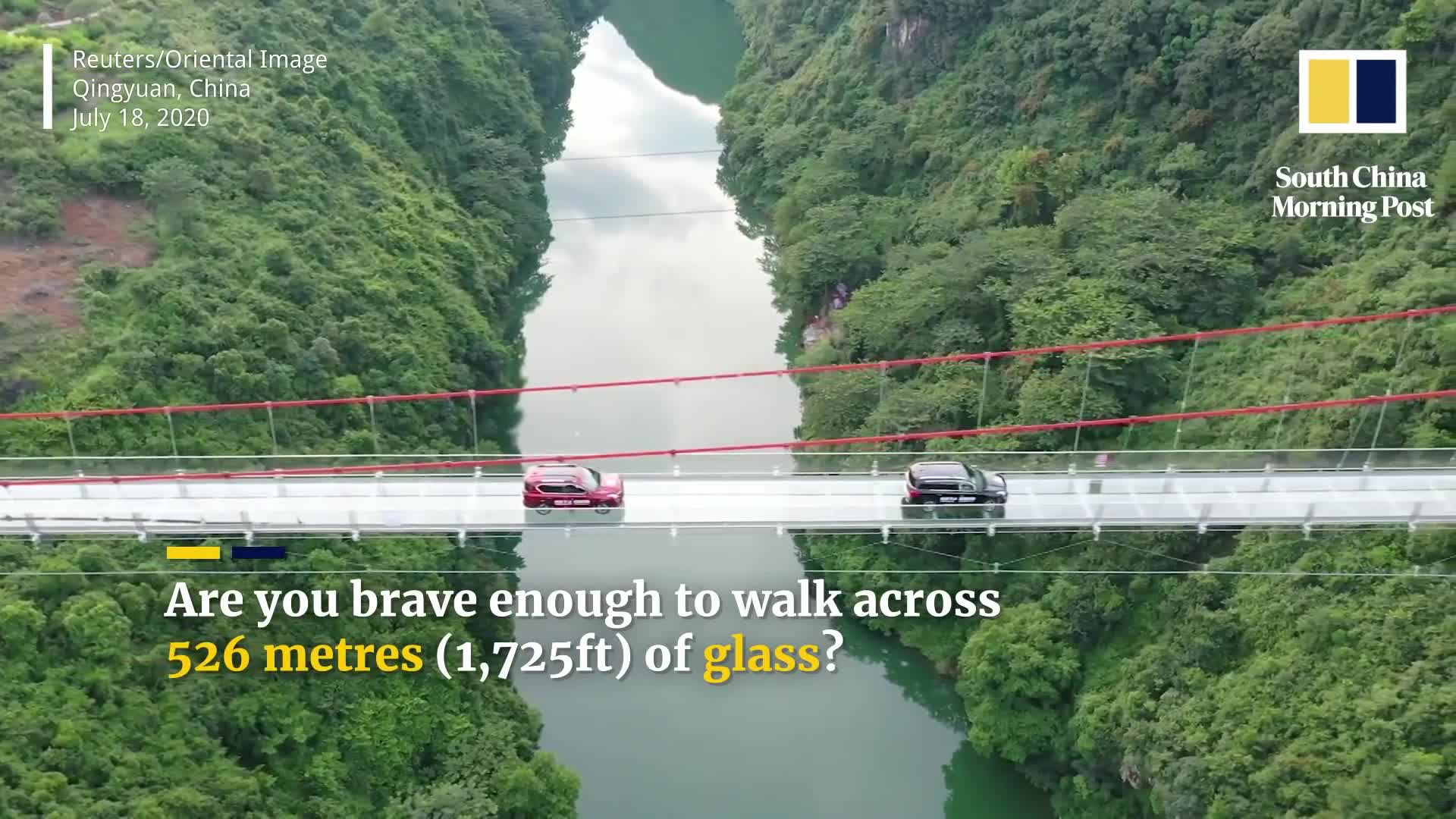 Clip: Chiêm ngưỡng cây cầu kính dài 526m, ô tô có thể đi qua được ở Trung Quốc